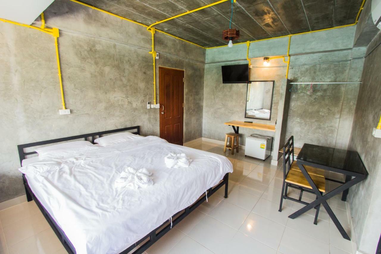 The Sky Loft Hotel パトゥムターニー エクステリア 写真