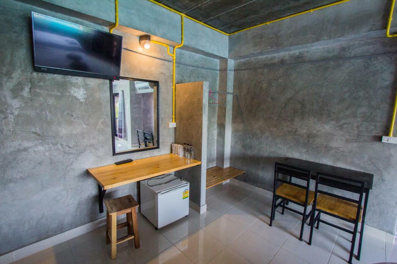 The Sky Loft Hotel パトゥムターニー エクステリア 写真